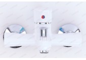 Смеситель для ванны VEGA-009 короткий белый без шланга и лейки Plamix